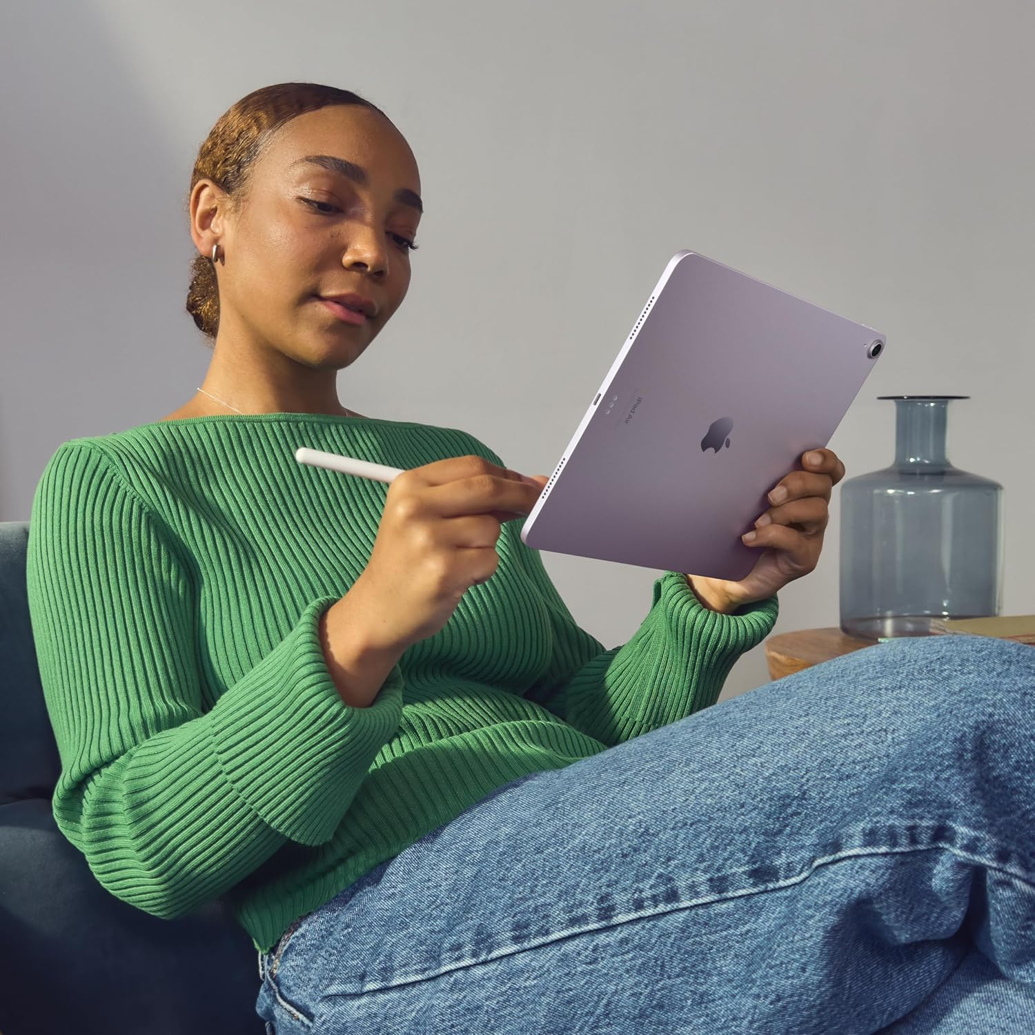 Apple iPad Air 13-inch (M2): Built for Apple Intelligence, Liquid Retina Display, 256GB, 12MP Front/Back Camera, Wi-Fi 6E, Touch ID, All-Day Battery Life — Purple - Image 5